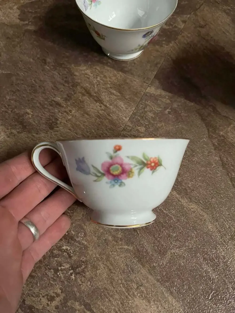 (4) Sango Dresdenia Japan Floral Pattern Footed Tea Cups and Saucers